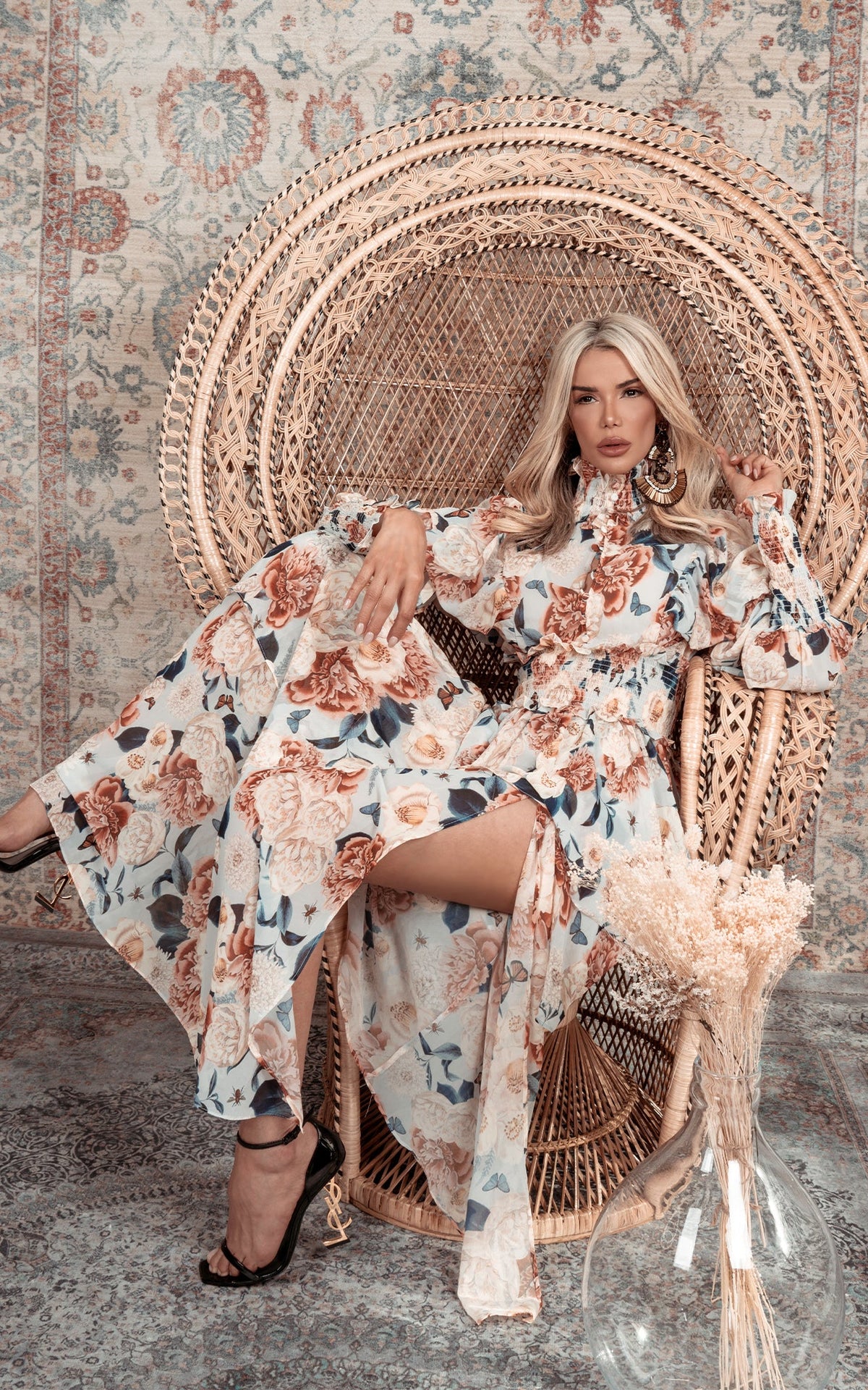 Maggiore Floral, sun dresses, day dresses, floral maxi print dresses, brunch dresses, best boho maxi dresses online uk, revolve floral print dresses, lavish Alice, revolve, Zara floral dresses, summer day dresses